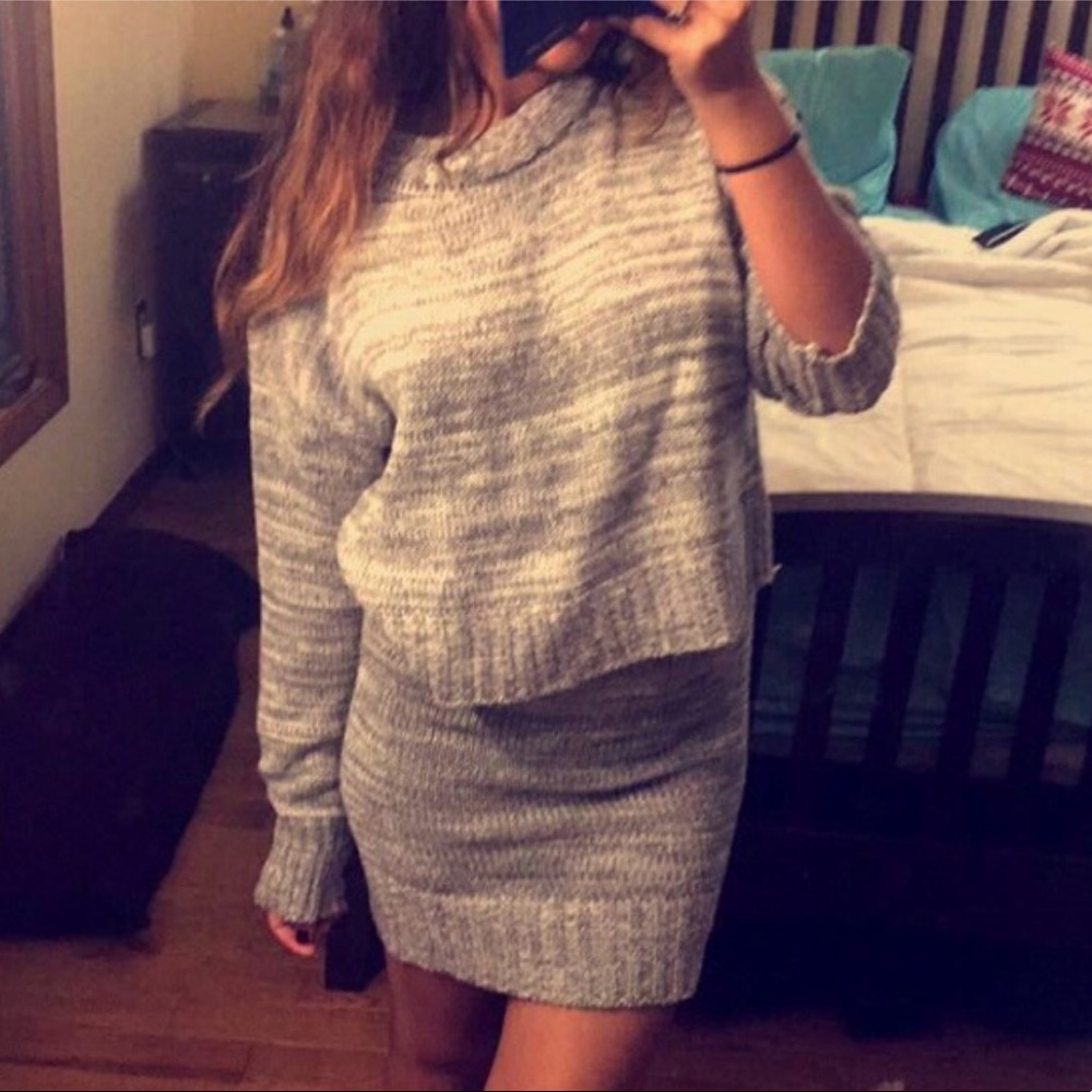 Grey knit skirt crop set co-led small